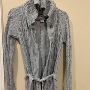 Grey sweater with buttons, hood and belt!
